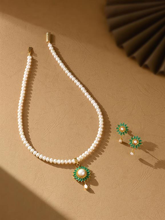 Get Pearl Set with Green Stones